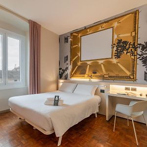 Camera con letto king size